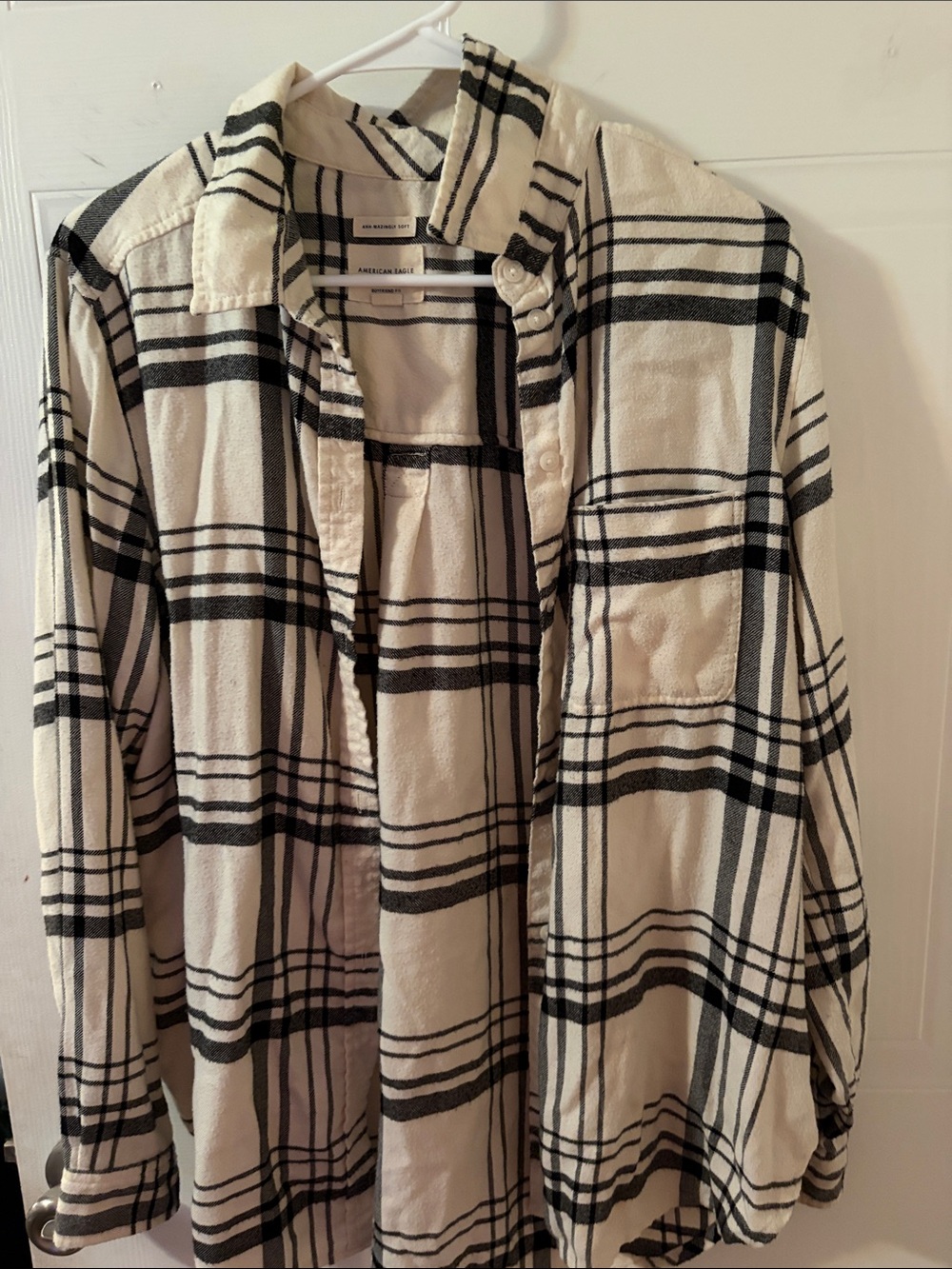 American Eagle Outfitters White & Black Plaid Button-Up Shirt Jacket